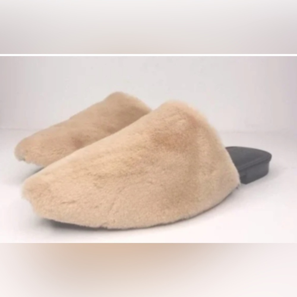 Like New a new day Beige Fuzzy Loafers